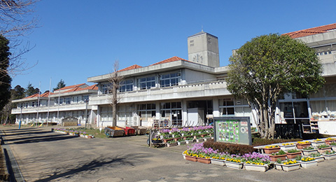 日吉台小学校の校舎