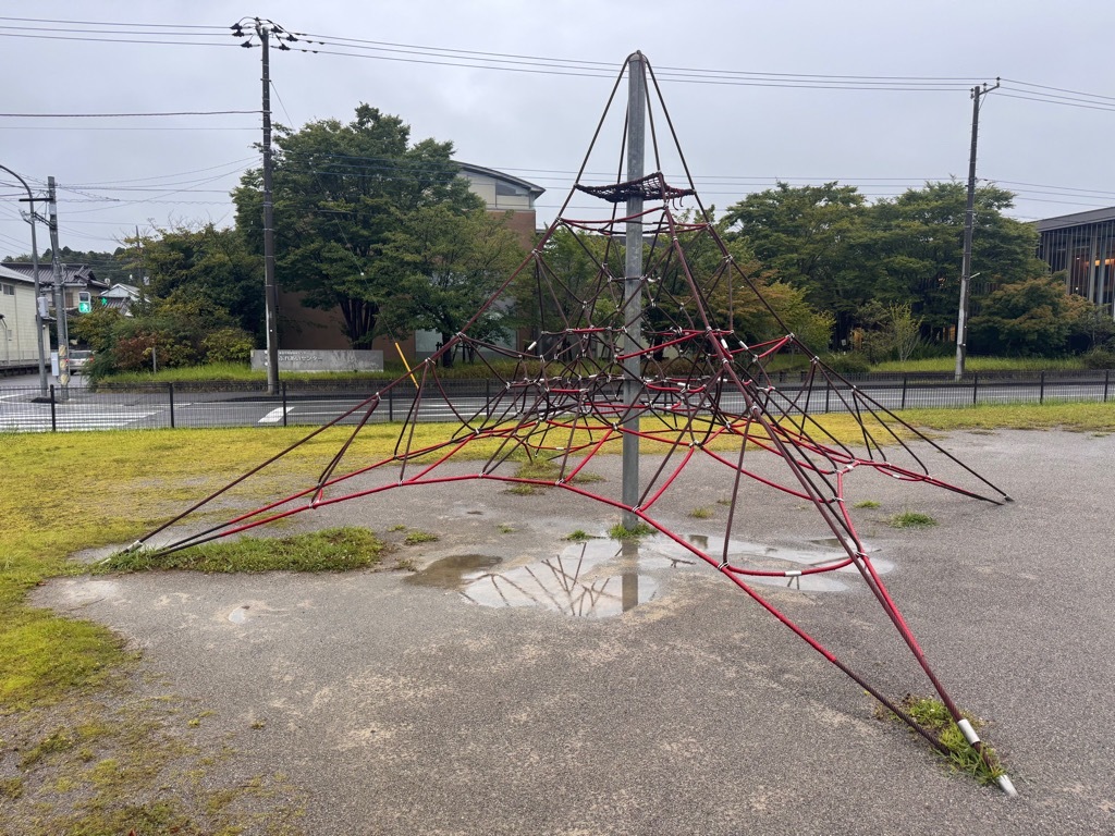 田間中央公園ザイルクライミング修繕