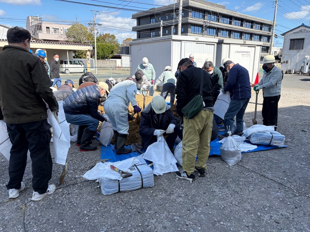 自主防災組織防災訓練（土のう積み訓練）2