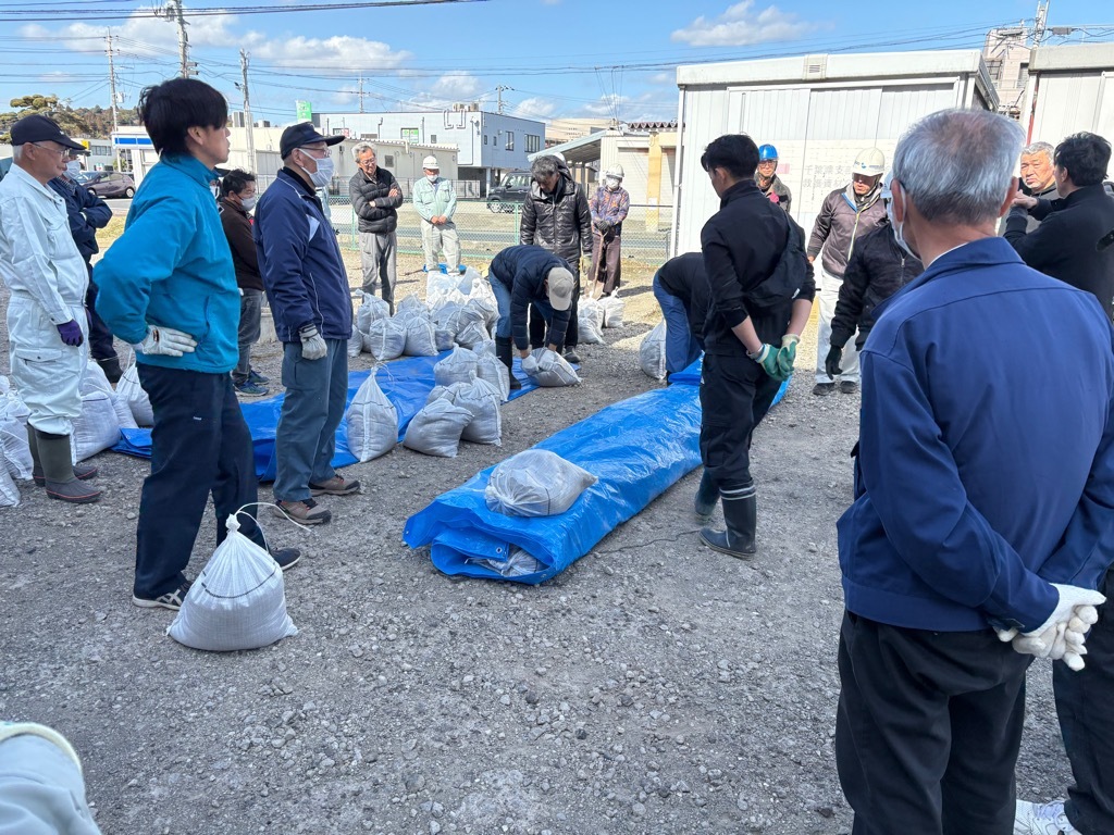 自主防災組織防災訓練（土のう積み訓練）4