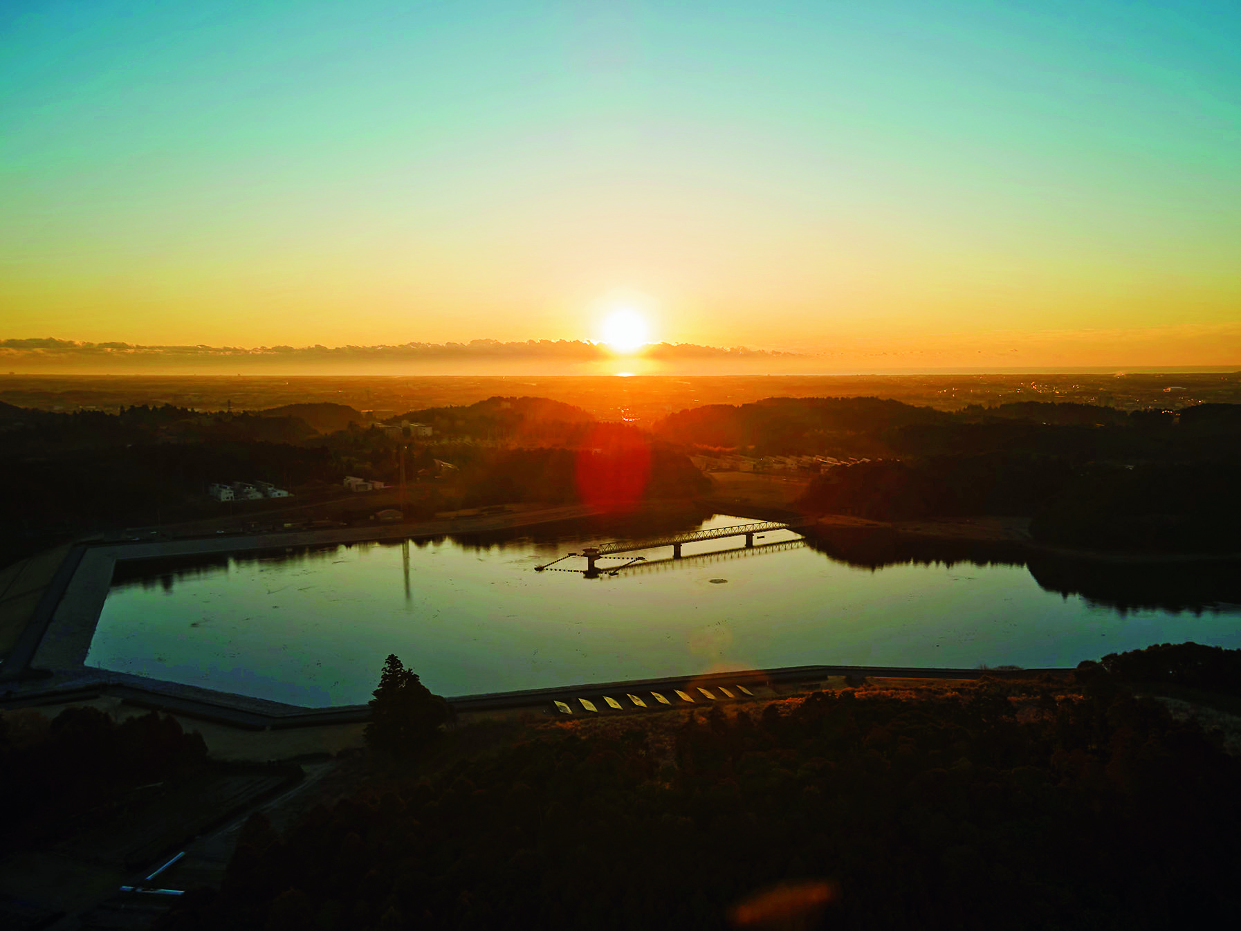 ときがね湖からの日の出